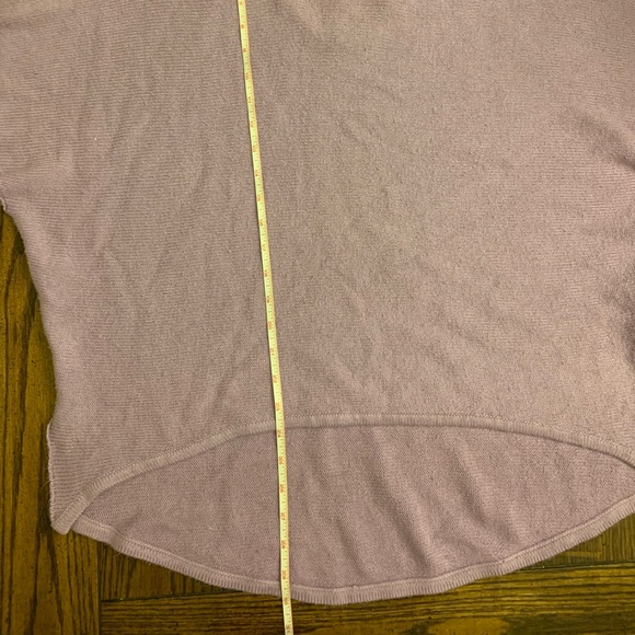 Nice Blouse-Sweater. - Picture 4 of 6